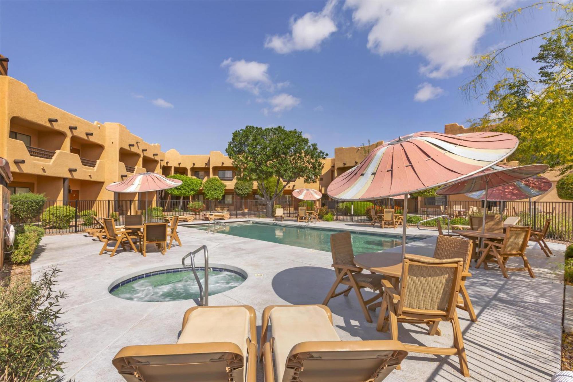 Western & Hotel 3*
