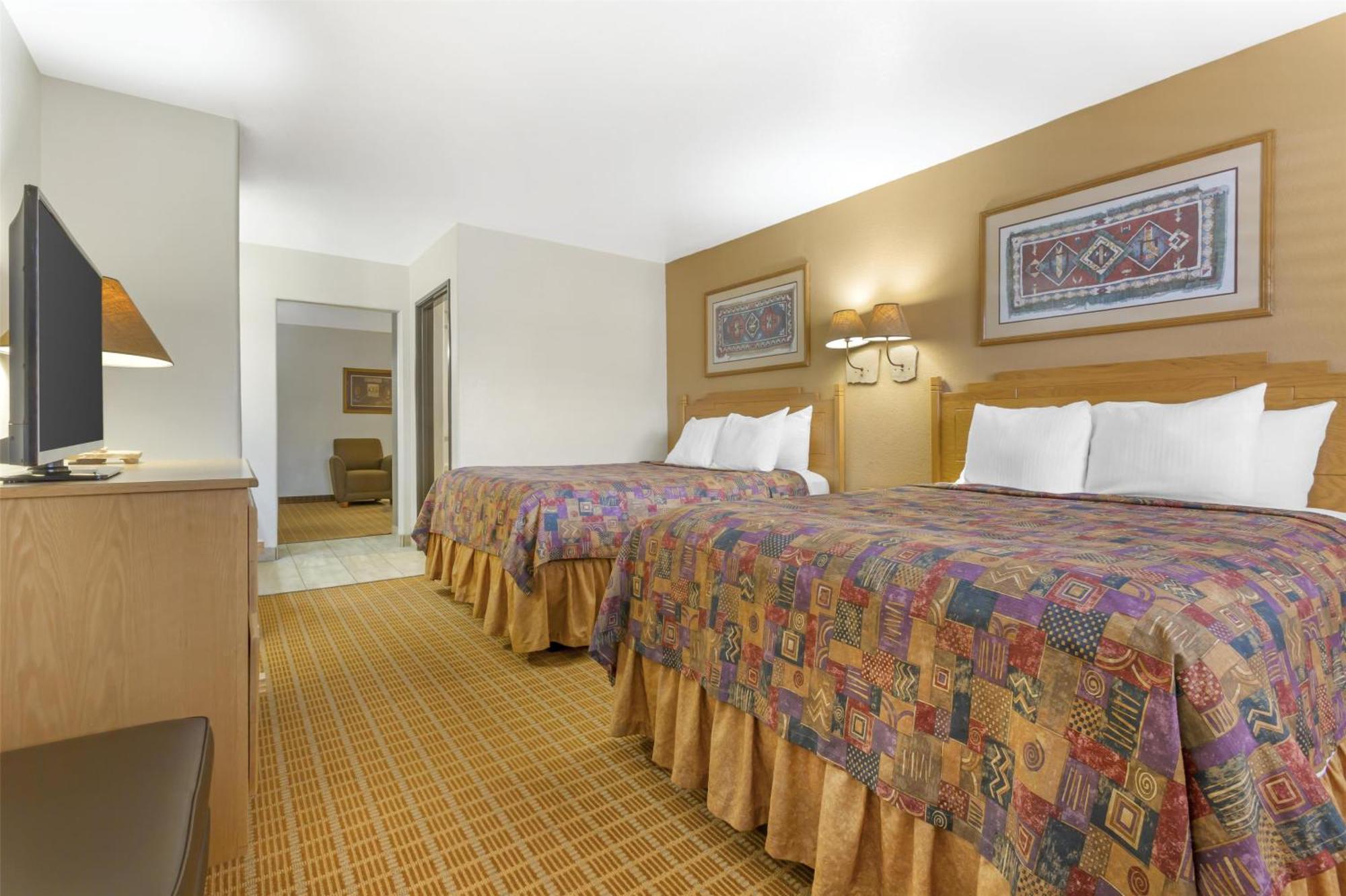 Western & 3* Gold Canyon