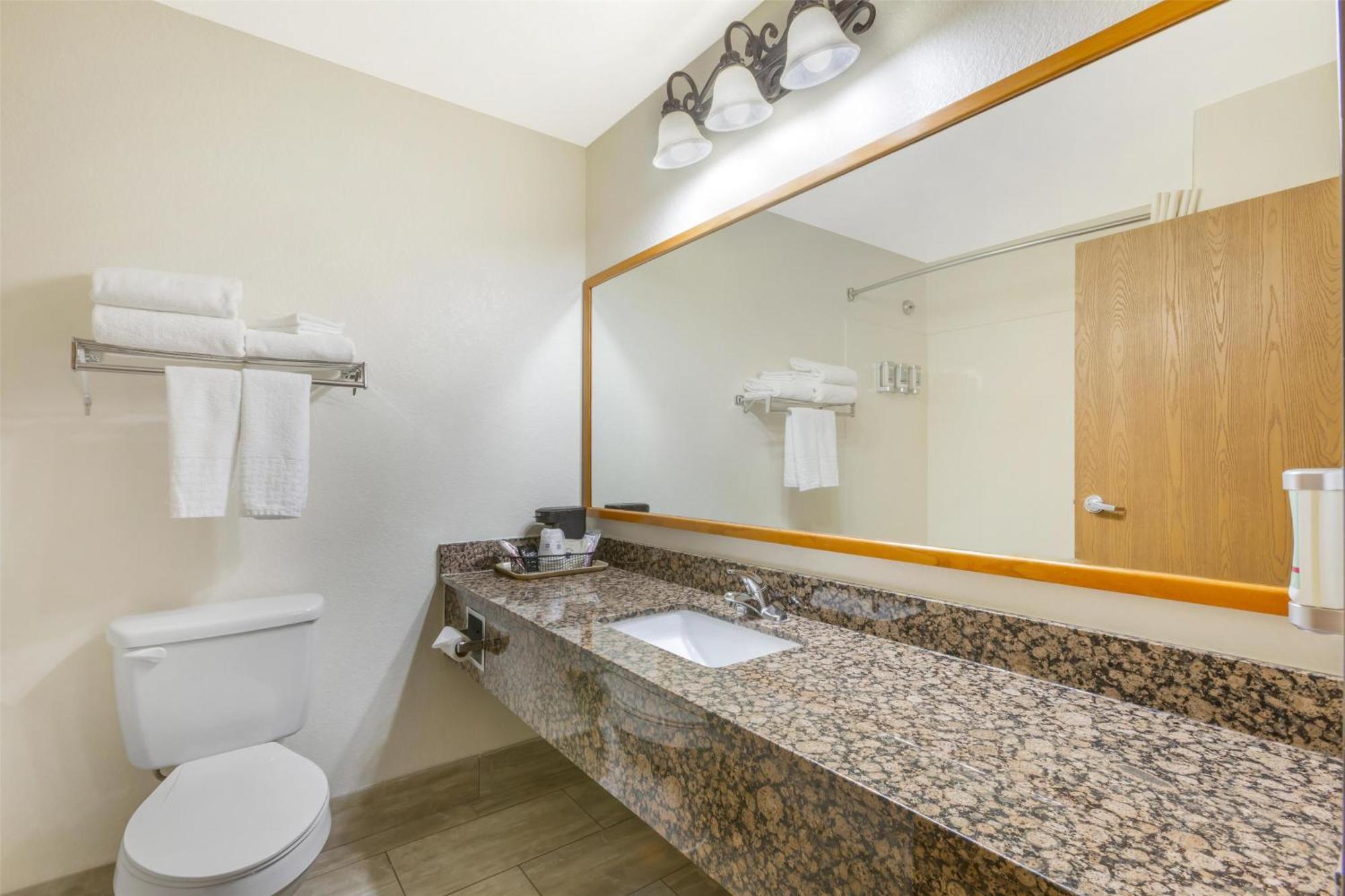 Western & Hotel 3*