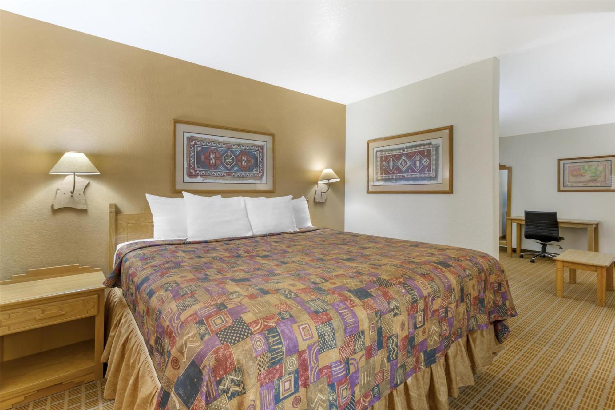 Hotel Western & Gold Canyon