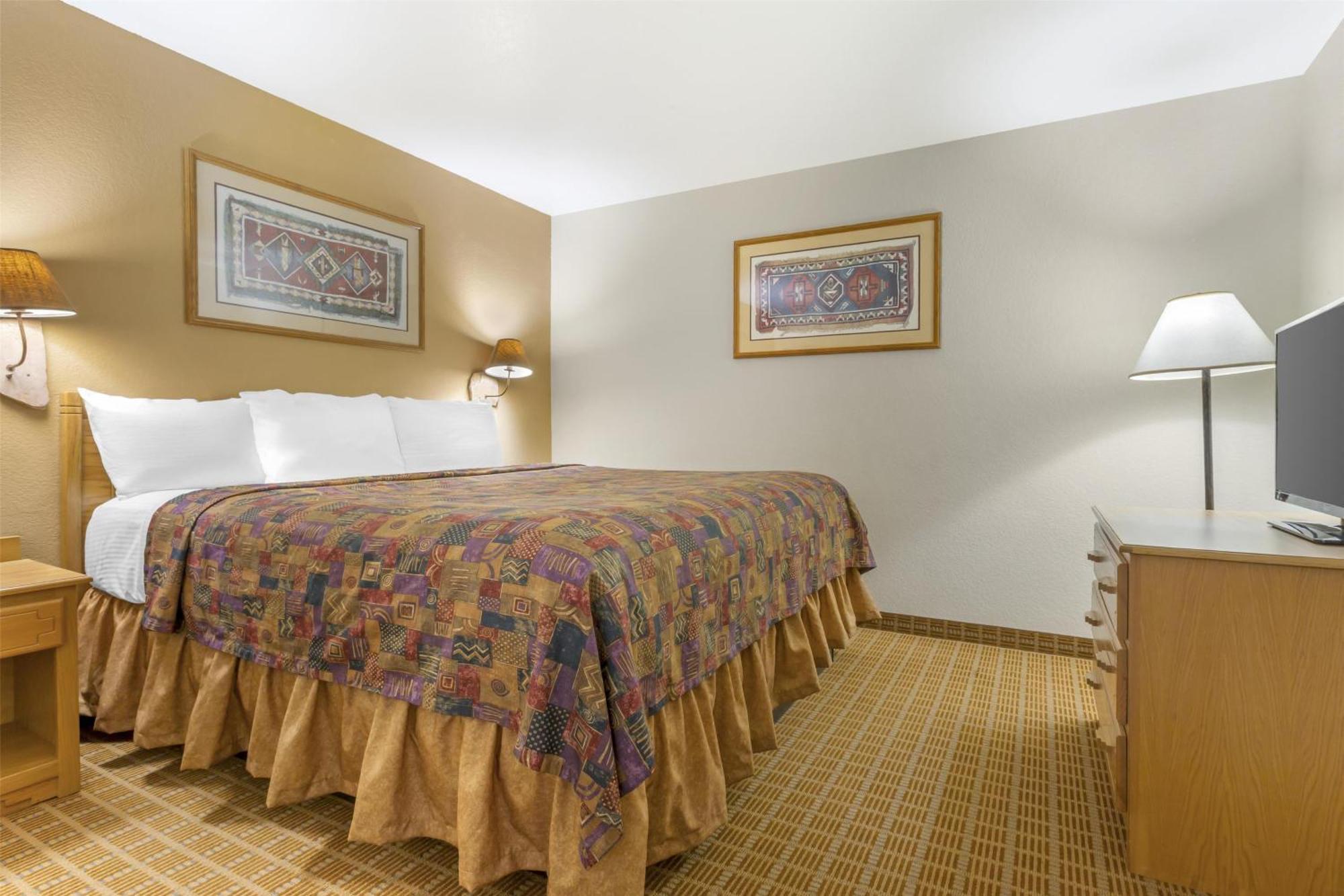Western & 3* Gold Canyon