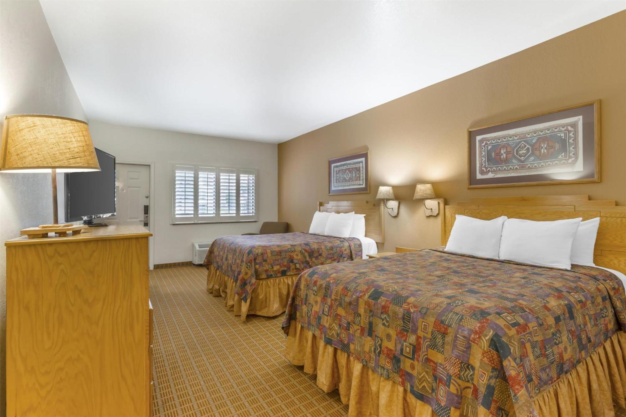 Western & Hotel 3*