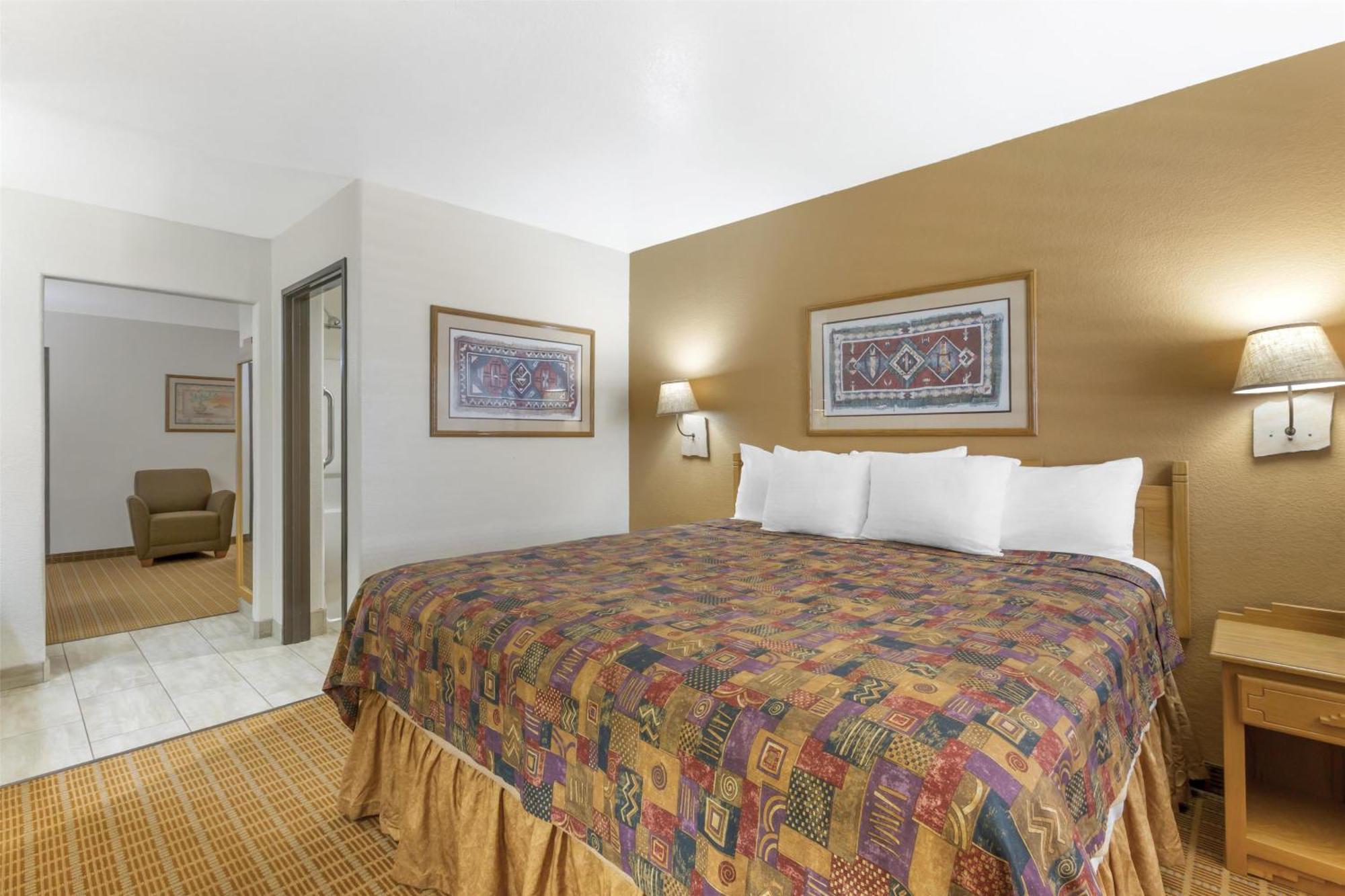 Hotel Western & Gold Canyon