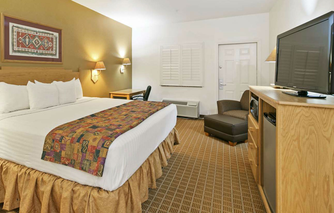 Hotel Western & Gold Canyon